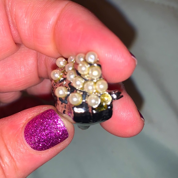 Shell Pin - Picture 3 of 3